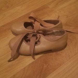 Tap shoes
